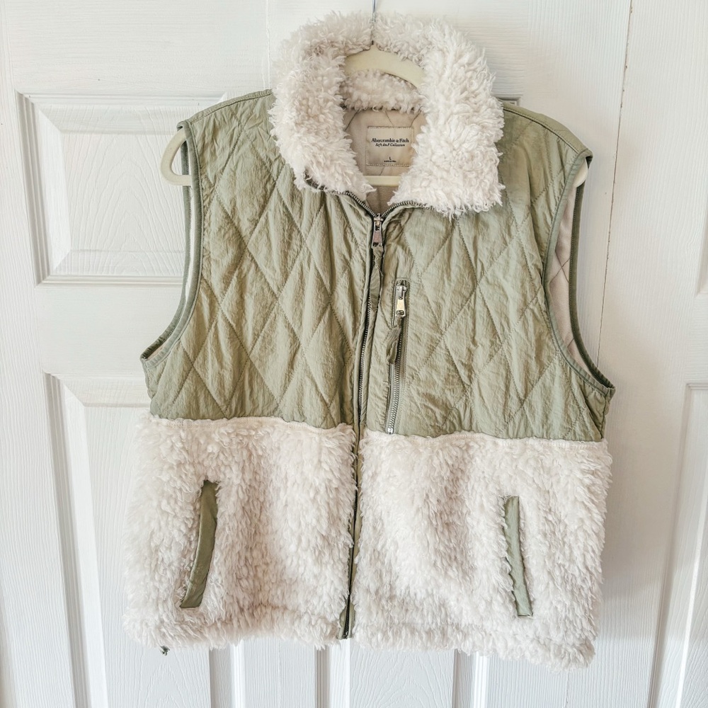 Abercrombie & Fitch Sherpa Vest Women’s Size Large | Soft Collection Zip Up Vest